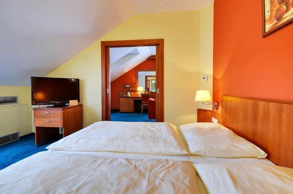 Hotel Filipinum Jablonné nad Orlicí Zimmer foto